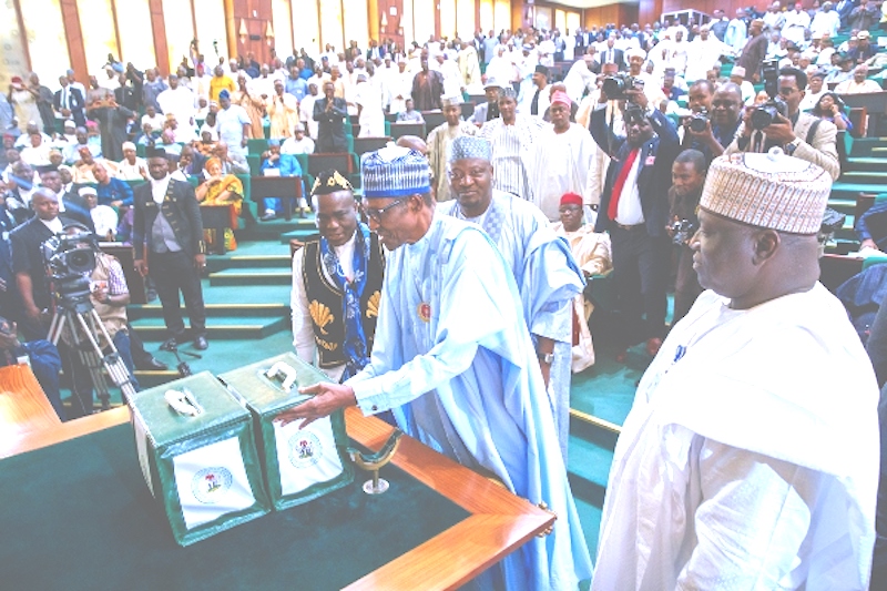 President Buhari presents 2018 budget