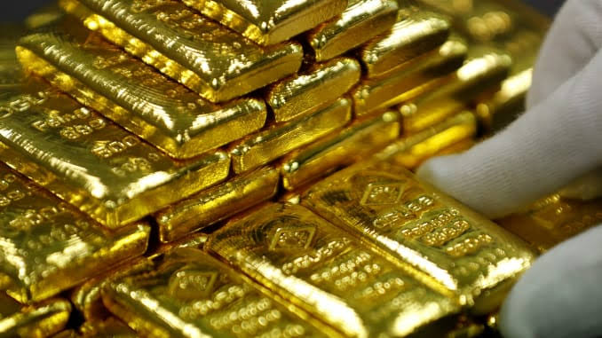 Investors keep gold at $1,600 per ounce as tension in the middle-east heightens