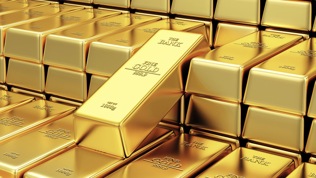 Gold price retreats after investors switch to stocks