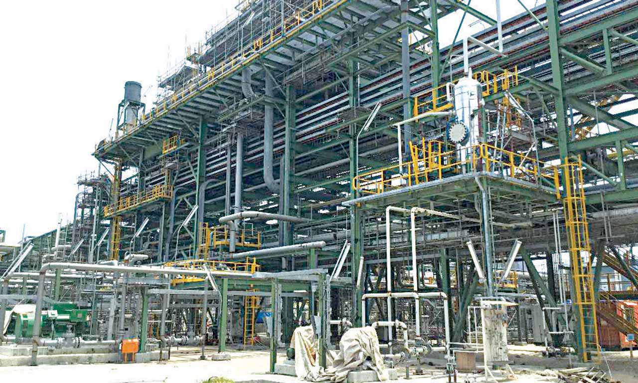 Oil sector R&D set for a boost as Dangote Refinery, NCDMB join forces