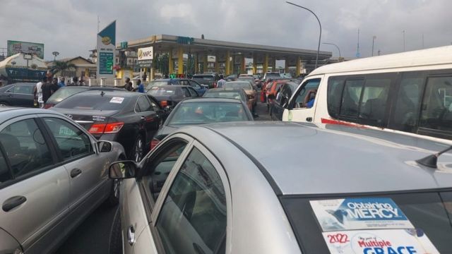 Petrol sells above N500/litre in Nigeria as crude rallies to $116/bl