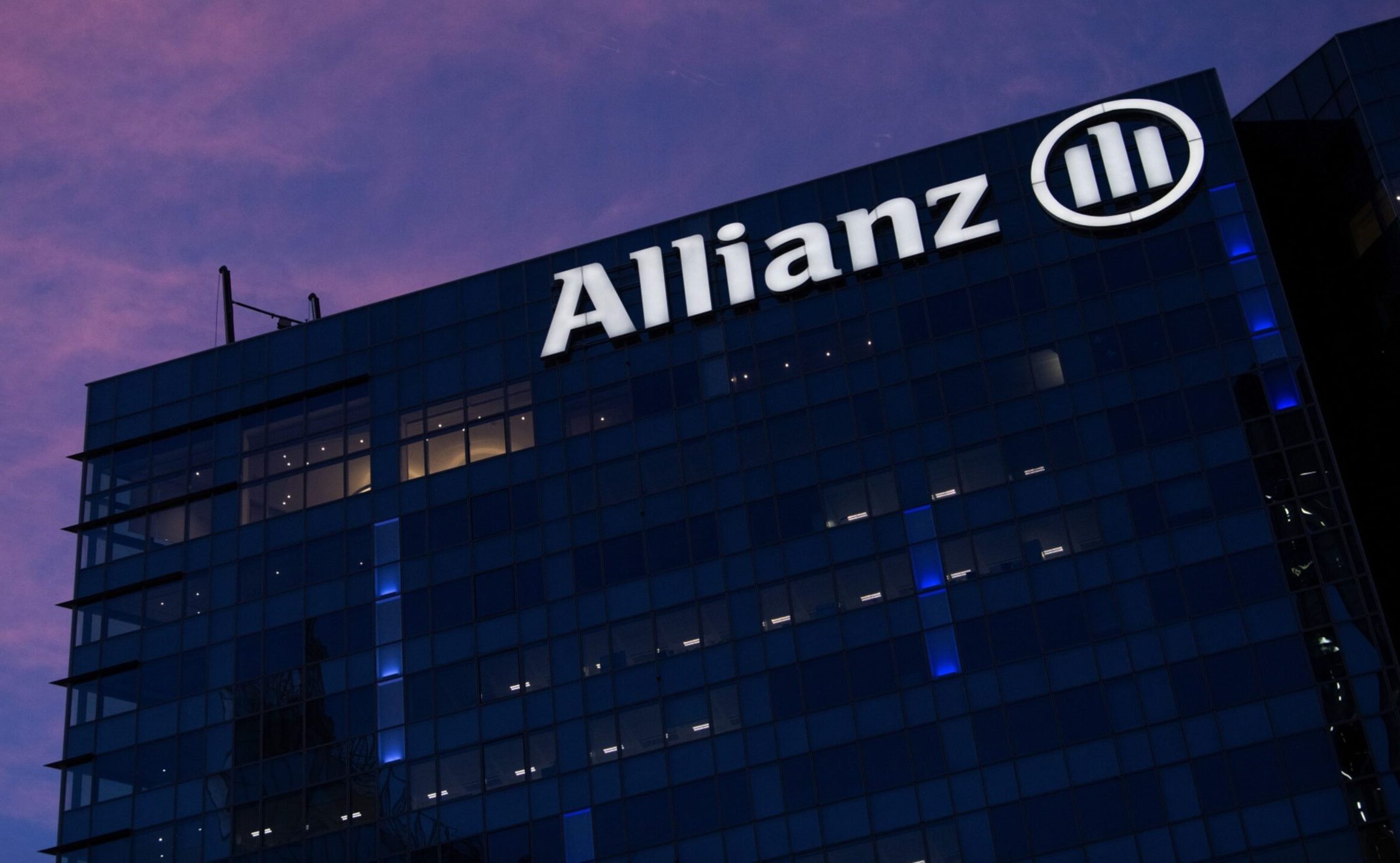 Allianz toughens oil and gas policy to help meet climate goal